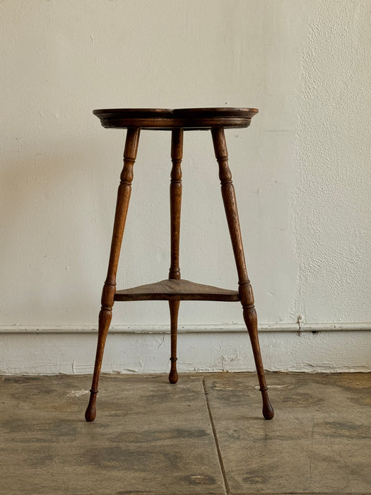 Oak Clover Table