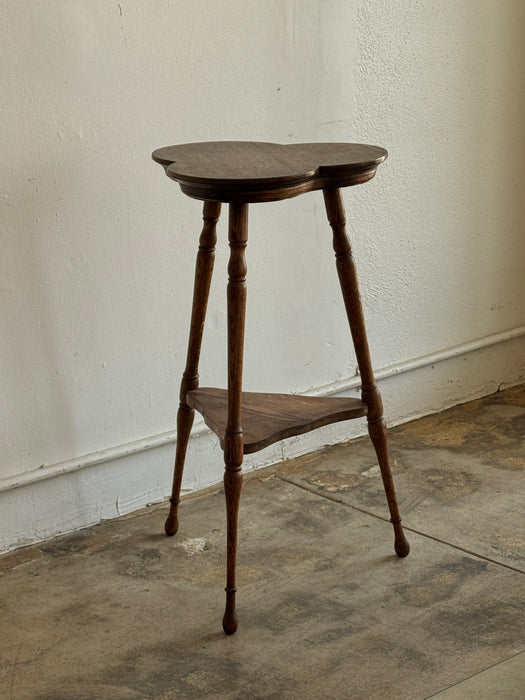 Oak Clover Table