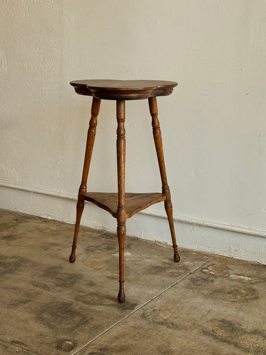 Oak Clover Table