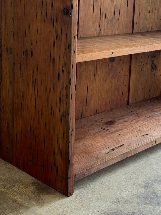 Shelves With Integrated Light