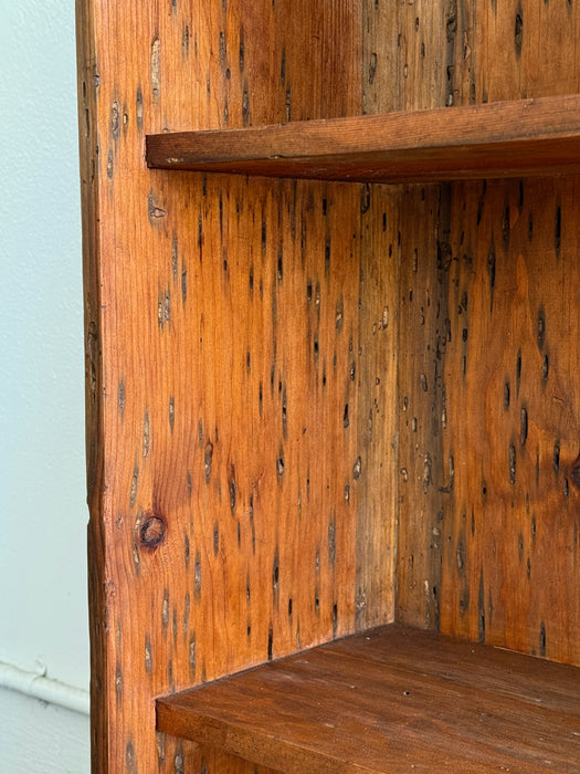 Shelves With Integrated Light
