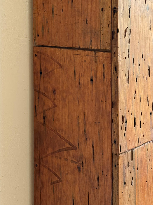 Wall Cabinet With Lamp
