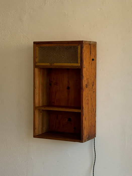 Shelf With Integrated Light