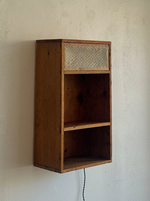 Shelf With Integrated Light