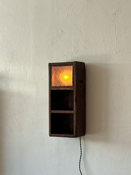 Cube Shelf With Lamp