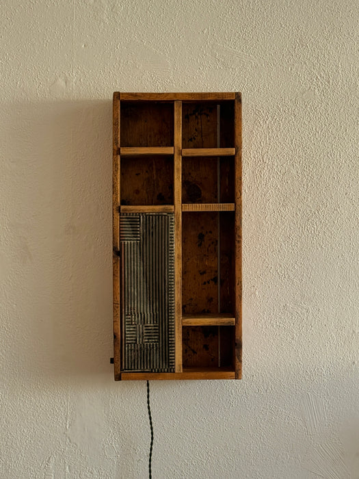 Cube Shelf With Intagrated Lamp