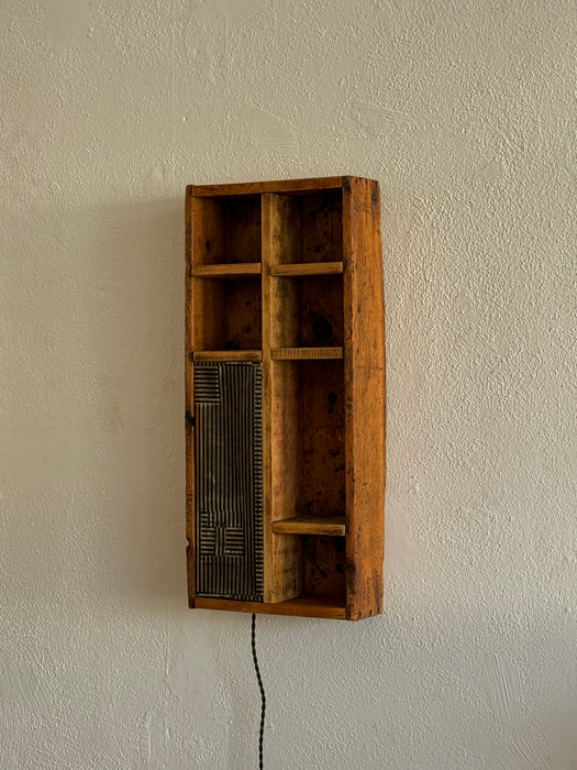 Cube Shelf With Intagrated Lamp
