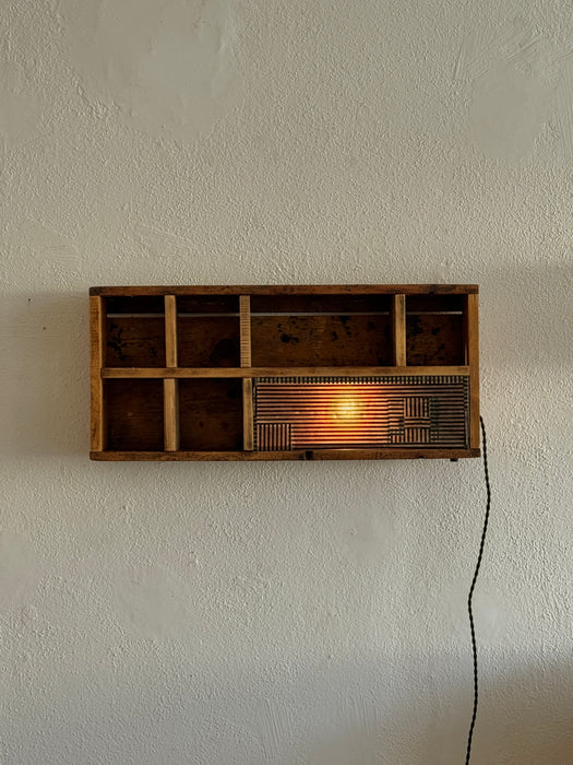 Cube Shelf With Intagrated Lamp
