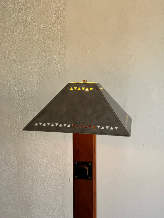 Triangolo Standing Lamp