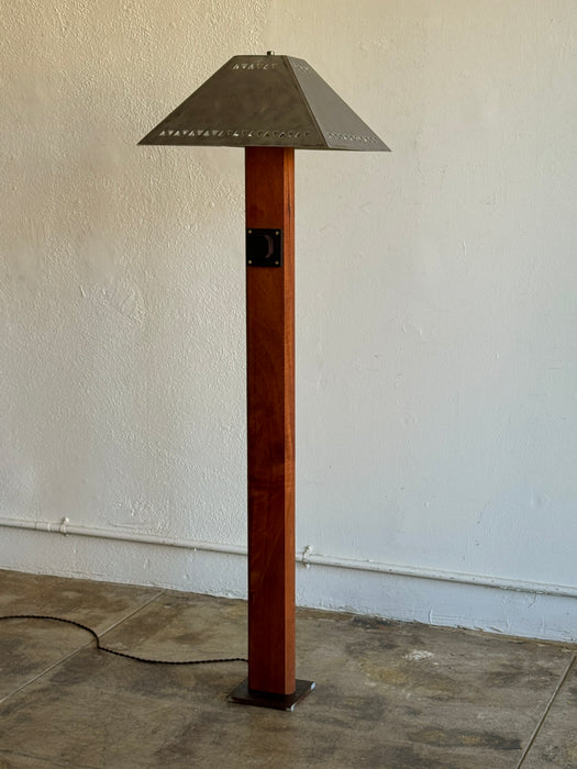 Triangolo Standing Lamp