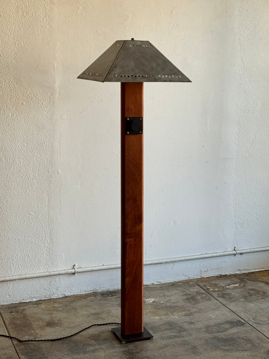 Triangolo Standing Lamp