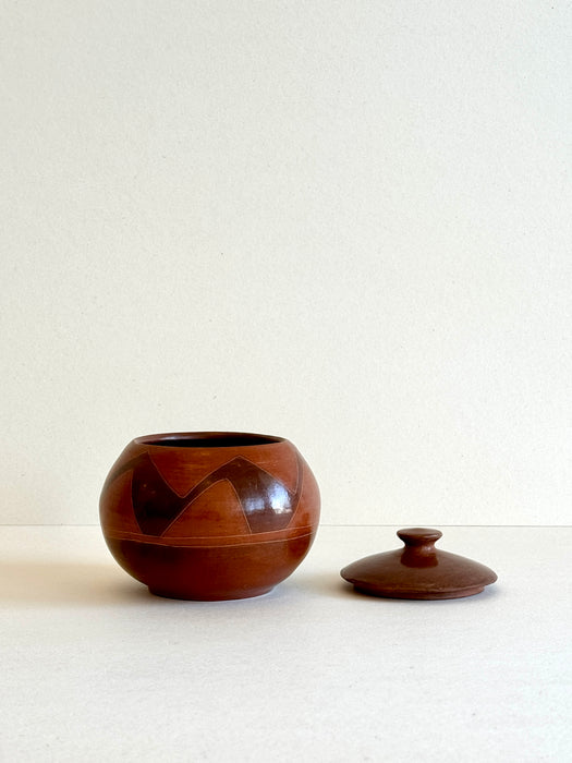 Clay Pot With Lid