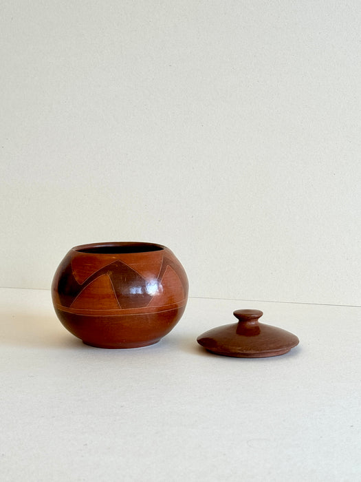 Clay Pot With Lid