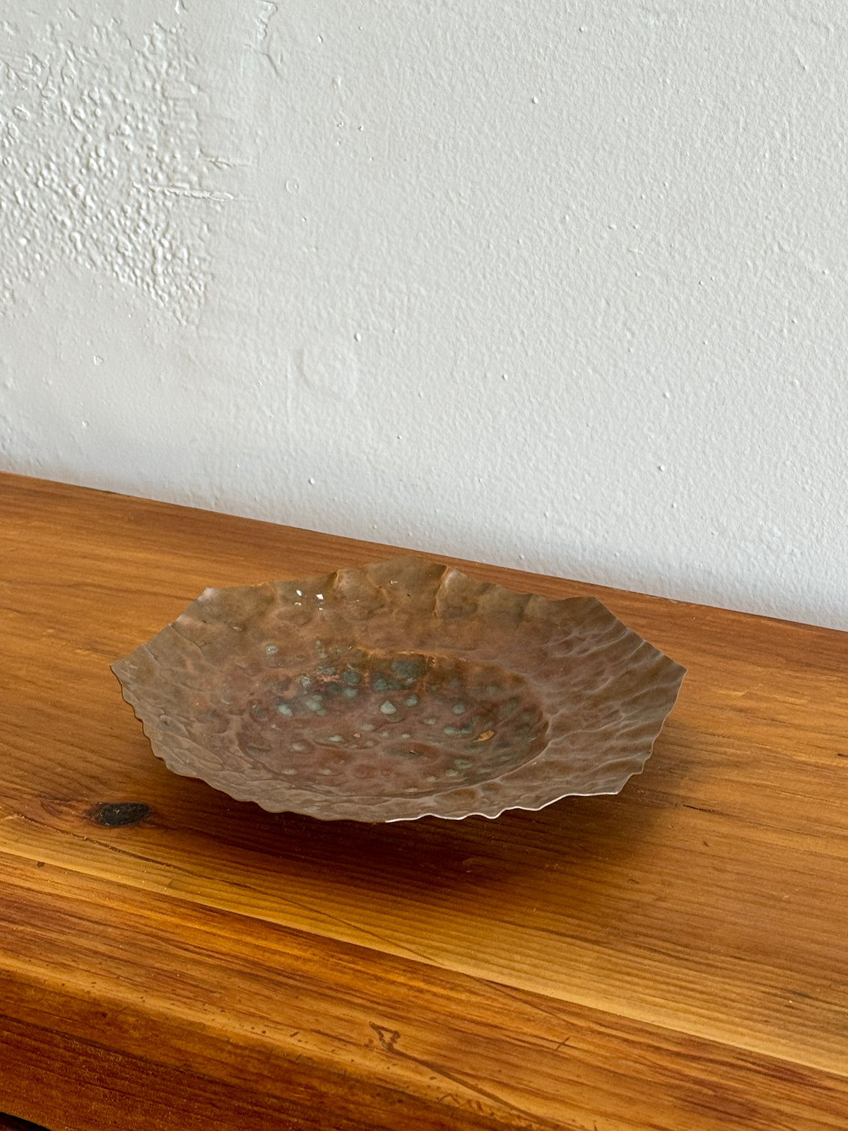 Dimpled Octagonal Copper Bowl– elementi