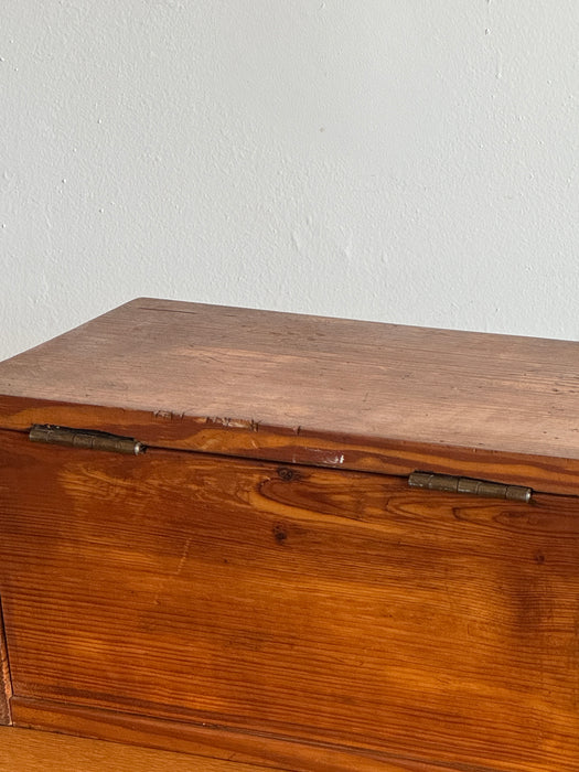 Lidded Box With Hinged Lid